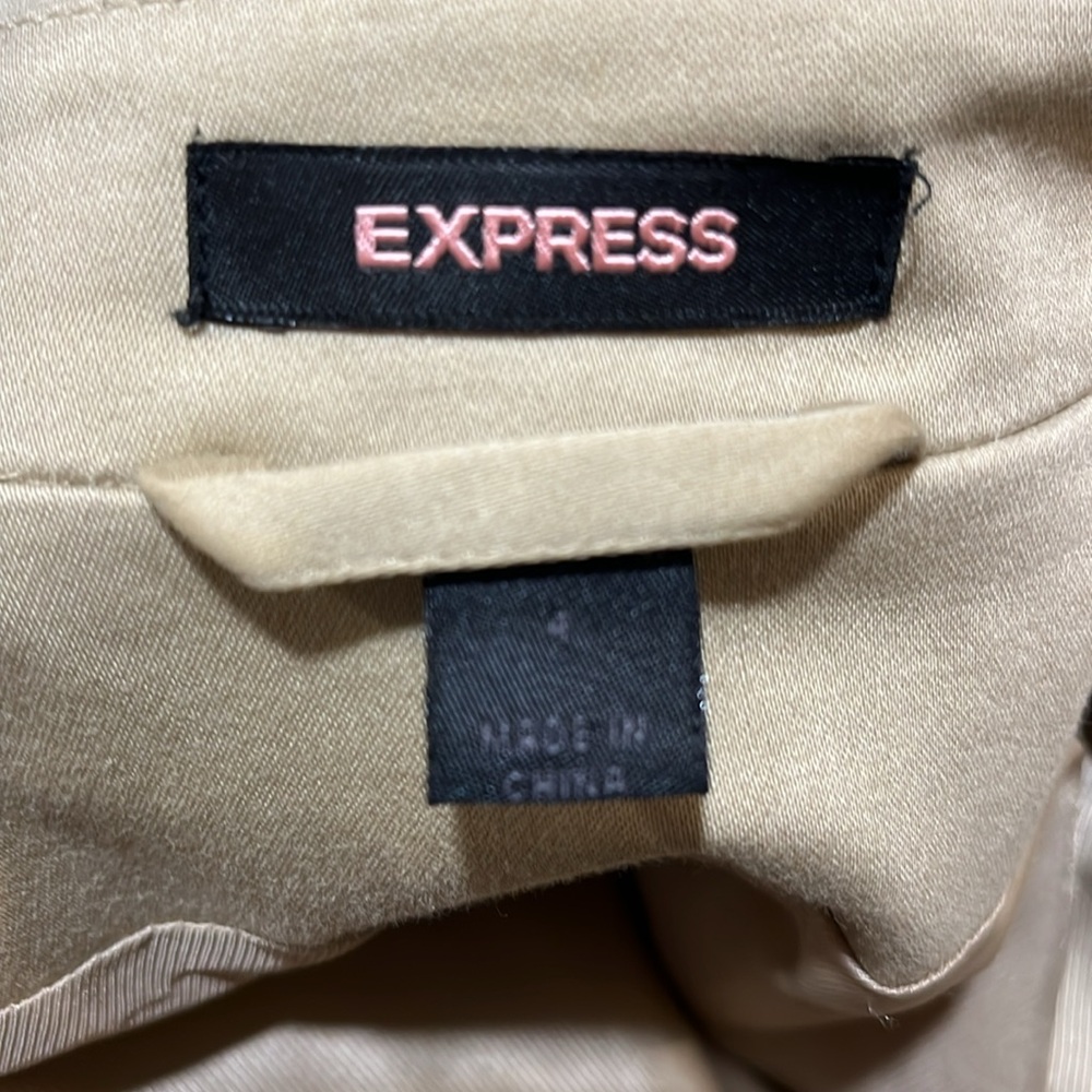 BEAUTIFUL NWOT Express Tailored Trench Coat SZ 4 - Picture 9 of 11